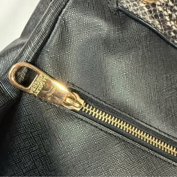 Badgley Mischka Elegant Black Tote - Picture 4 of 16